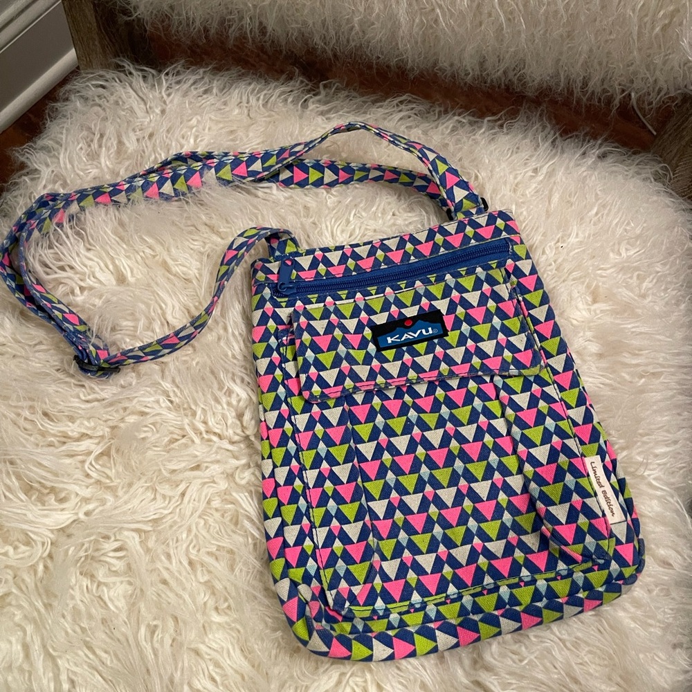 Kavu “Limited Edition” Crossbody Purse
